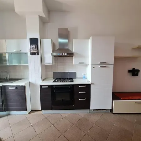 Apartamento Bilocale Con Ampio Giardino *