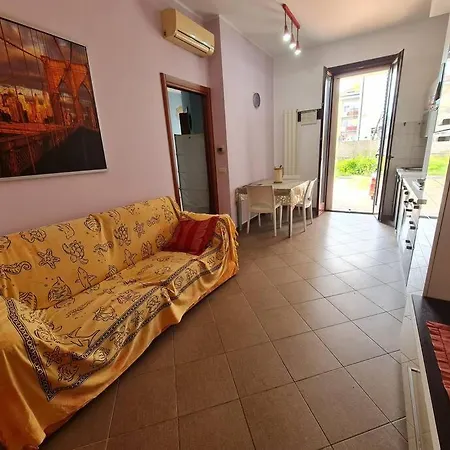 Apartment Bilocale Con Ampio Giardino